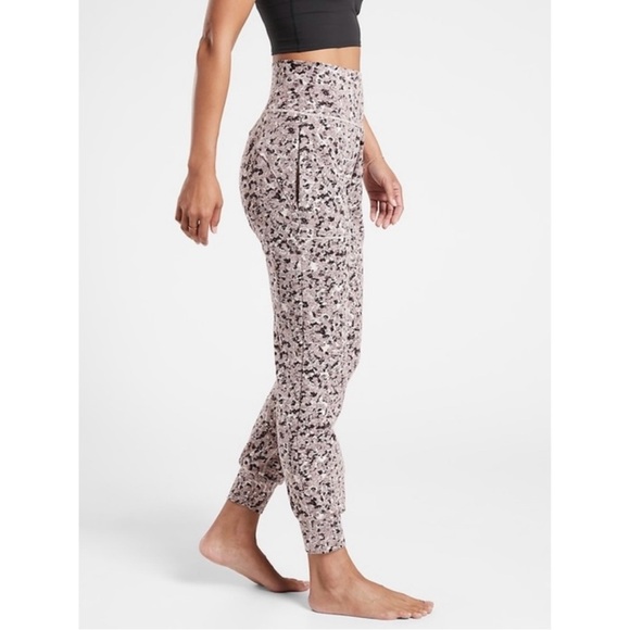 Athleta Salutation Textured Jogger in Meadow Decadent Chocolate - Picture 4 of 11